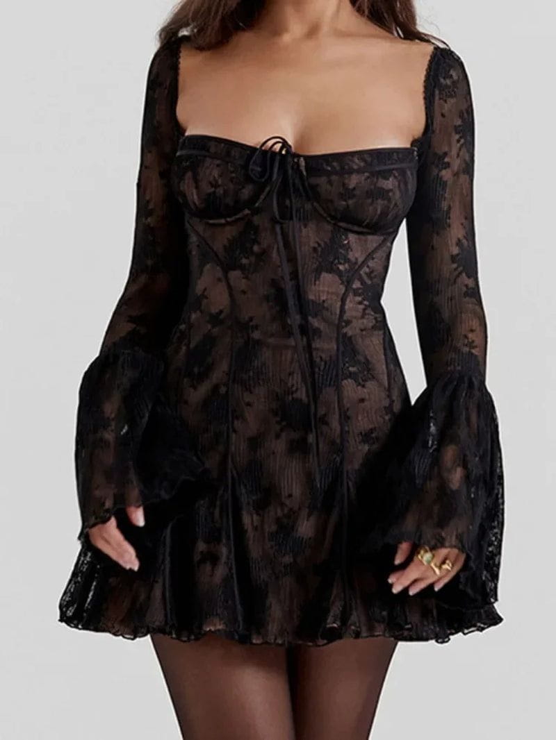 Robe corset vintage courte noire avec des lacets, mise en avant sur un fond neutre.
